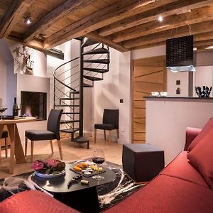 Duplex Apartment Fireplace Spa Shower